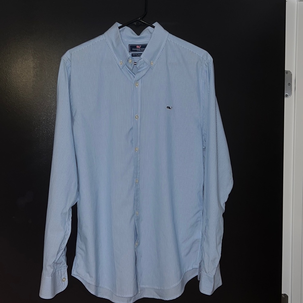 Vineyard Vine blue pinstripe button down size medium